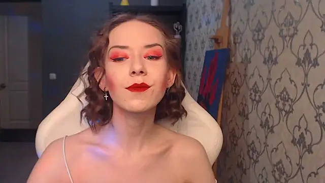 FascinatingEyess online show from May 21, 2026, 8:05 pm