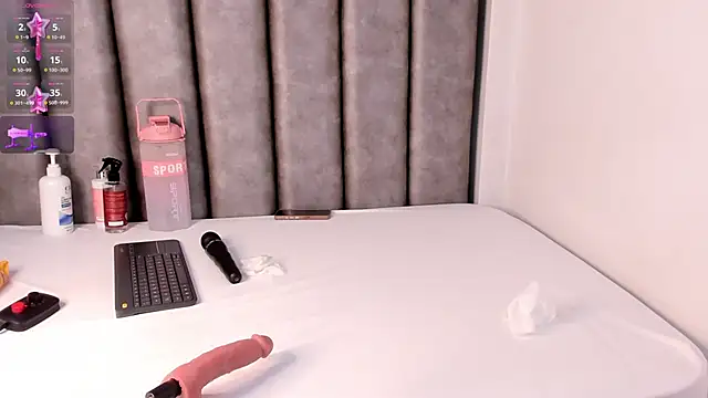 Snapshot of Katy_thompson_ chatting on November 9, 2025, 4:00 am Katy thompson online show from November 9, 2025, 4:00 am