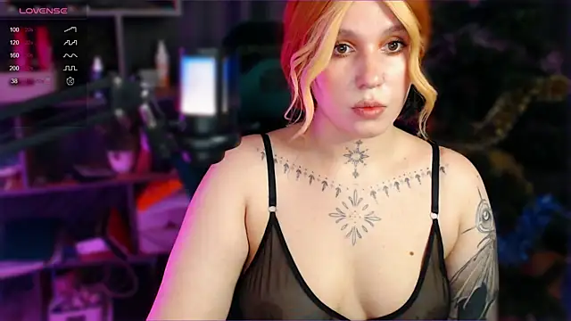 Snapshot of The_Full_Red_Moon chatting on December 12, 2024, 3:05 pm The Full Red Moon online show from December 12, 2024, 3:05 pm