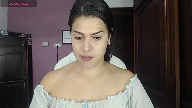 Luciana Ortiz1 online show from December 13, 2024, 3:00 pm