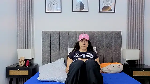 Luciana Ortiz1 online show from January 19, 2026, 1:26 pm