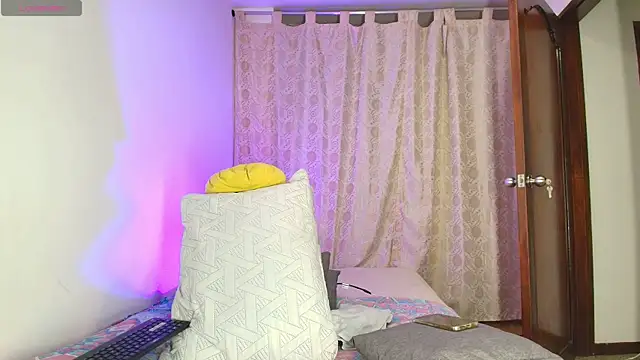 Luciana Ortiz1 online show from April 7, 2026, 1:39 am