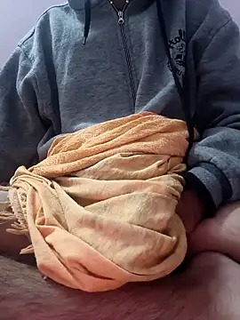 Collegeboywithbigweapan21 online show from December 16, 2025, 5:07 pm