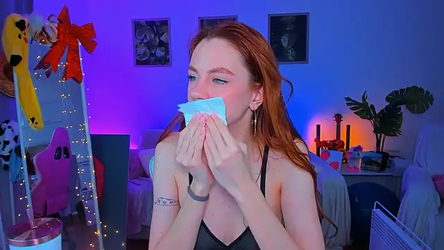Snapshot of Alyssa_Smitt chatting on February 23, 2025, 11:14 pm Alyssa Smitt online show from February 23, 2025, 11:14 pm