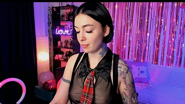 Magic Allie online show from October 19, 2025, 7:47 pm