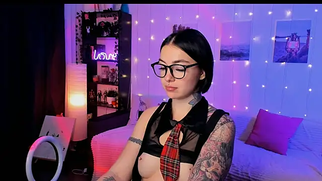 Magic Allie online show from November 22, 2025, 4:33 am