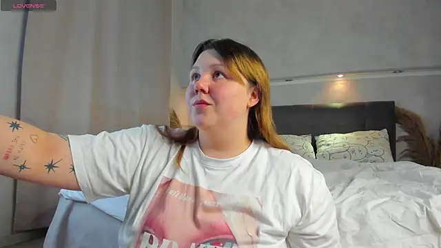 Snapshot of Ruth_Oliver chatting on April 19, 2026, 9:19 am Ruth Oliver online show from April 19, 2026, 9:19 am