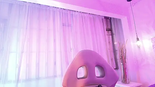 Snapshot of Queen_perla_ chatting on June 10, 2026, 12:15 pm Queen perla online show from June 10, 2026, 12:15 pm