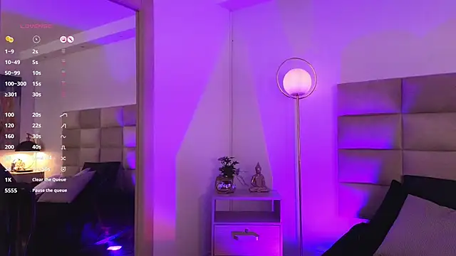 mssjulia online show from January 3, 2025, 11:55 pm