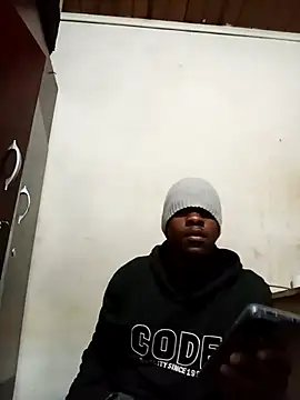 Uncletee112 online show from September 30, 2025, 4:12 pm