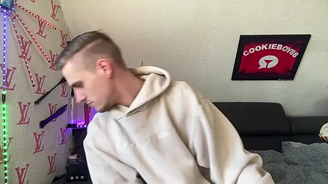 Cookieboy88 online show from April 10, 2026, 4:23 pm