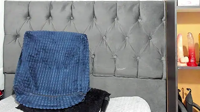 amberr34 online show from February 13, 2025, 11:17 am