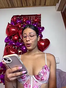 Valentinabaker online show from February 17, 2025, 10:40 am