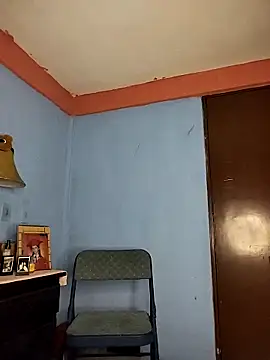 Catalinacandela online show from March 11, 2025, 7:25 pm