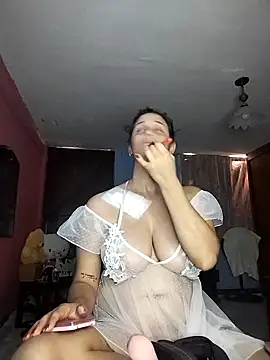 Snapshot of Catalinacandela chatting on February 10, 2026, 7:40 pm Catalinacandela online show from February 10, 2026, 7:40 pm