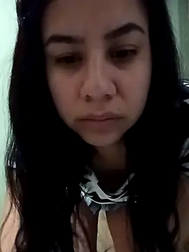 Snapshot of Michellluxo chatting on February 14, 2026, 12:57 pm Michellluxo online show from February 14, 2026, 12:57 pm