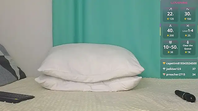 Molliblum online show from April 19, 2026, 6:10 pm