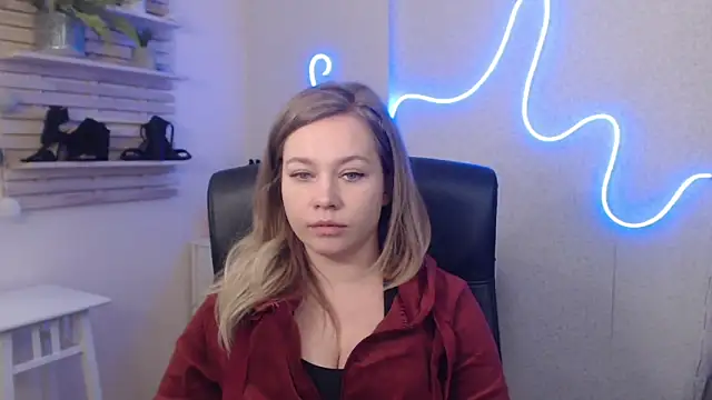 holly xglam online show from January 20, 2025, 7:36 am