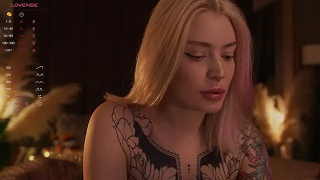 LinaKinky online show from January 29, 2025, 10:48 am