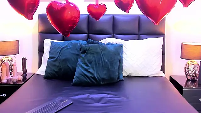 TaraCarson online show from February 13, 2025, 12:35 am