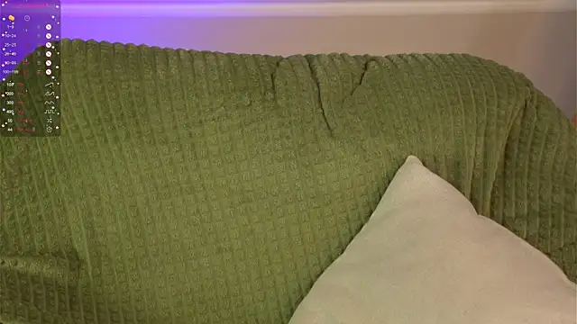 Snapshot of happywhores chatting on December 19, 2024, 3:40 am happywhores online show from December 19, 2024, 3:40 am