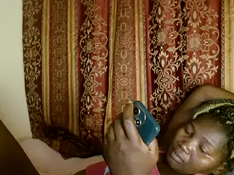 Snapshot of Sexxy_pretty24 chatting on February 8, 2025, 7:27 pm Sexxy pretty24 online show from February 8, 2025, 7:27 pm