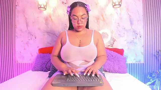 Esmeralda Duarte online show from March 14, 2025, 9:35 am