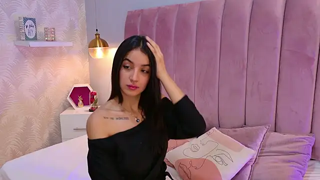 LeenaBrown online show from May 21, 2026, 12:34 pm