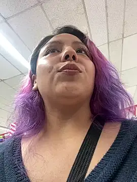 Snapshot of PurpleHaze17 chatting on December 4, 2024, 2:09 am PurpleHaze17 online show from December 4, 2024, 2:09 am