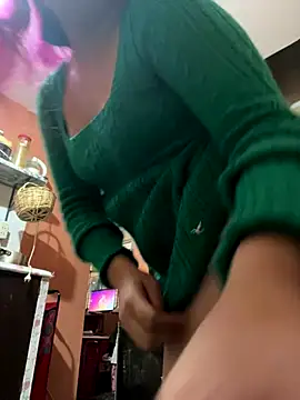 Snapshot of PurpleHaze17 chatting on October 8, 2025, 6:05 pm PurpleHaze17 online show from October 8, 2025, 6:05 pm