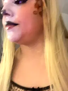 Snapshot of PurpleHaze17 chatting on October 21, 2025, 4:46 am PurpleHaze17 online show from October 21, 2025, 4:46 am