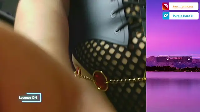 Snapshot of PurpleHaze17 chatting on November 4, 2025, 11:26 pm PurpleHaze17 online show from November 4, 2025, 11:26 pm