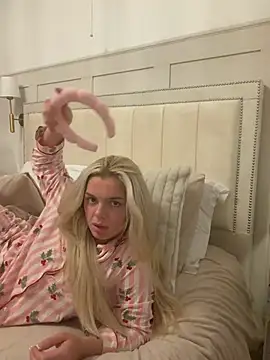 IrishTeenBarbie69 online show from May 23, 2026, 9:41 pm