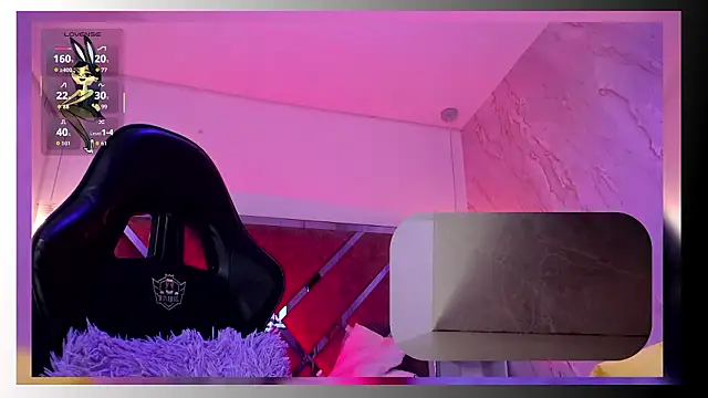 SweetieCloe  online show from March 18, 2026, 9:18 pm