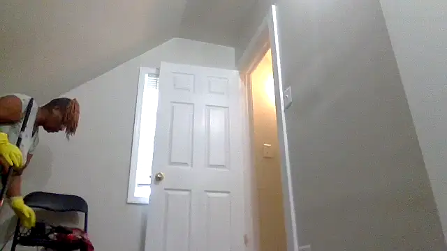 AllLeggs online show from December 4, 2024, 7:34 pm