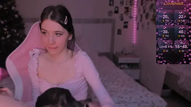 CoddleWeeper  online show from December 10, 2024, 11:11 am