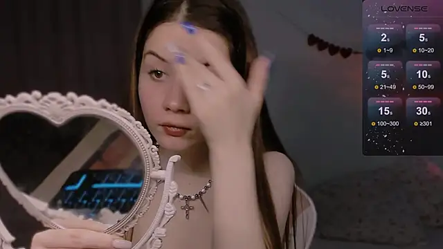 CoddleWeeper  online show from November 26, 2025, 1:23 pm