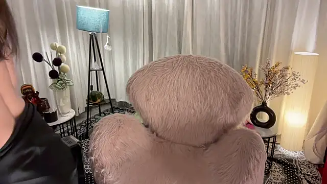 Unique-Beauty online show from February 10, 2025, 2:05 pm