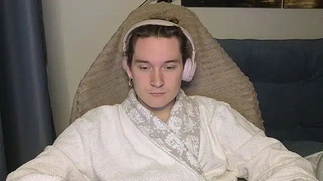 MoreRealAlex online show from May 31, 2026, 1:14 am