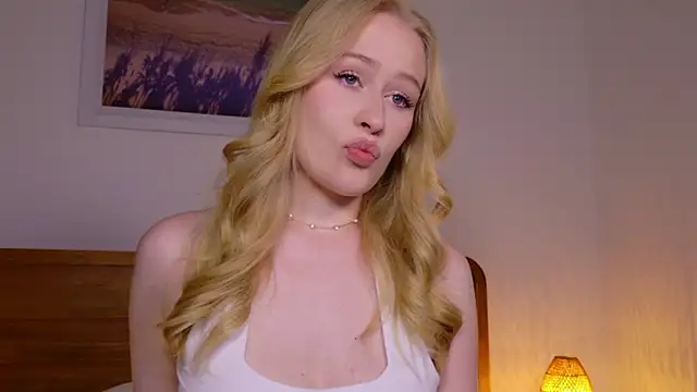 JuliaJaee online show from February 20, 2026, 10:49 am