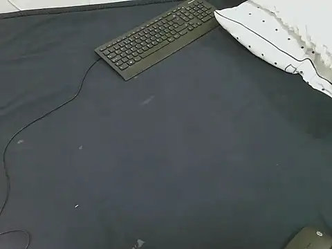 lella-0 online show from February 9, 2026, 11:03 am