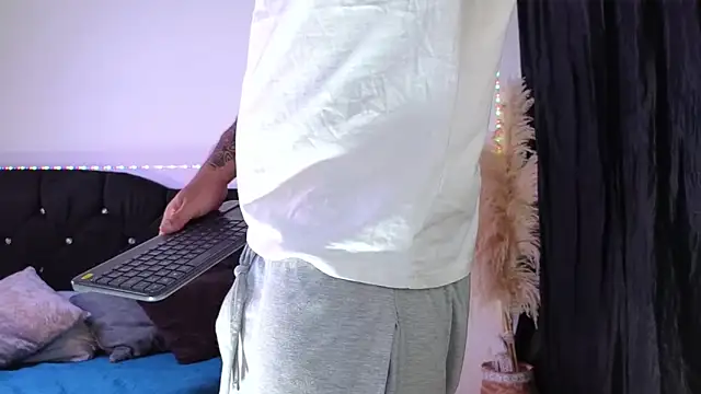 john cartter1 online show from February 9, 2026, 2:21 pm