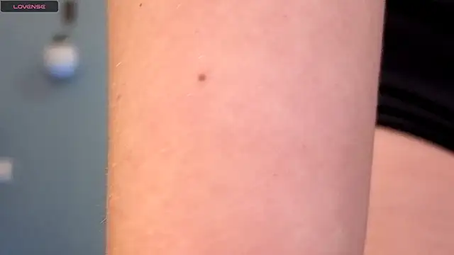 Snapshot of AnnaMaee chatting on February 10, 2025, 12:52 am AnnaMaee online show from February 10, 2025, 12:52 am