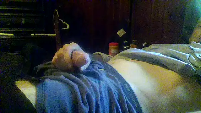 Snapshot of ryan100craige chatting on May 6, 2026, 10:59 pm ryan100craige online show from May 6, 2026, 10:59 pm