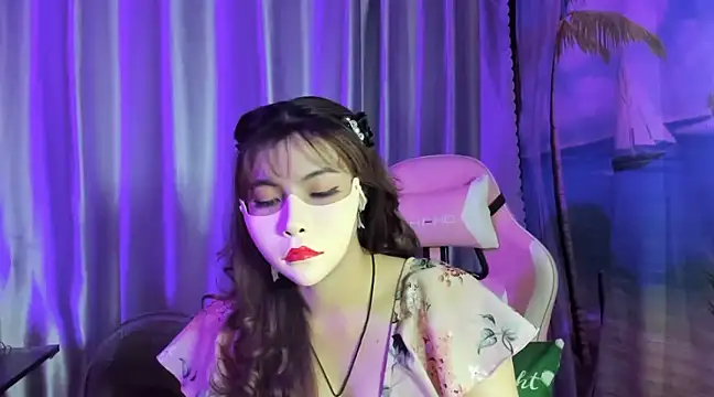 Sugar lipsz online show from March 18, 2025, 3:53 am