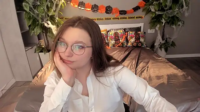 MagicPeachh  online show from October 30, 2025, 1:34 pm