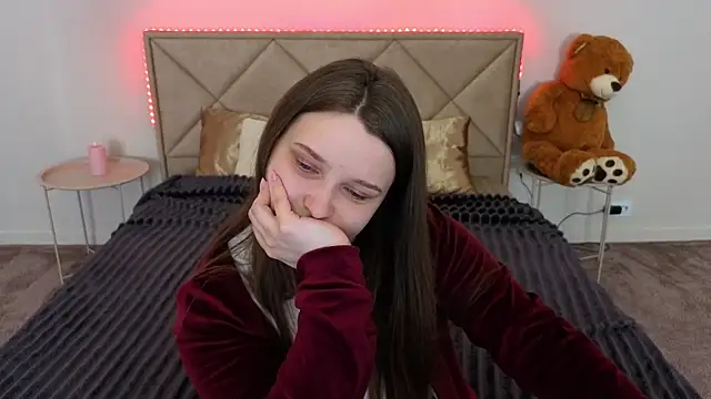 MagicPeachh  online show from April 22, 2026, 6:49 am