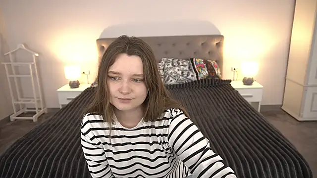 Snapshot of MagicPeachh_ chatting on June 17, 2026, 12:40 pm MagicPeachh online show from June 17, 2026, 12:40 pm