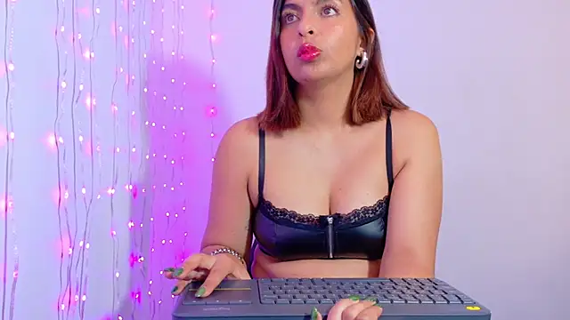 im anna  online show from September 26, 2025, 10:47 pm