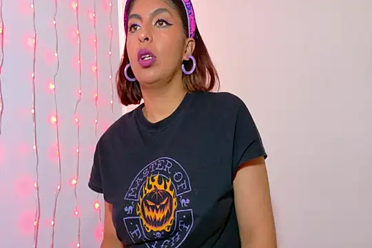 im anna  online show from October 3, 2025, 6:38 pm